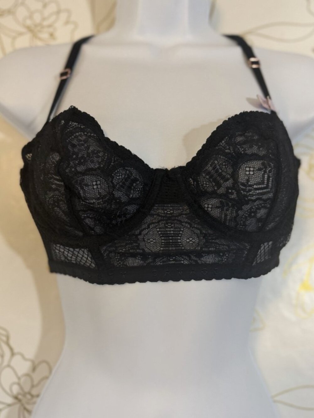 Savage X Fenty Bra Sz 36 D Black Signature Script Unlined Bra Cross back NEW